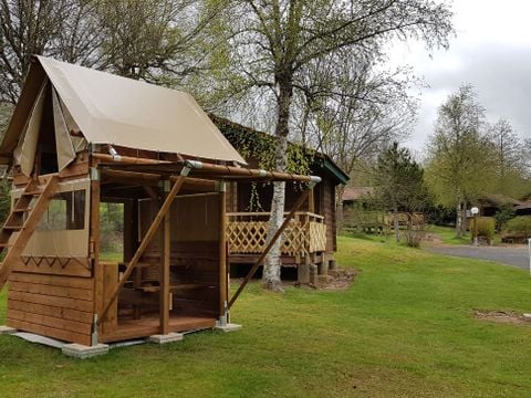 HÉBERGEMENT INSOLITE 4 personnes - BIVOUAC (Sans sanitaires) + tente au sol 