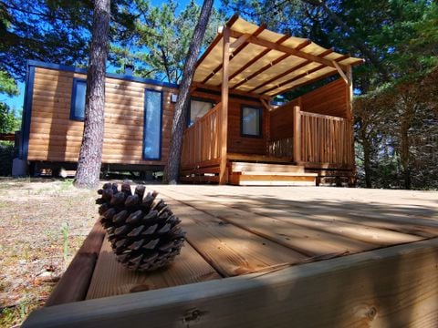 MOBILHOME 6 personnes - MH Modulo DUO BOIS 2 chambres 29 m² avec terrasse bois couverte et terrasse bois solarium
