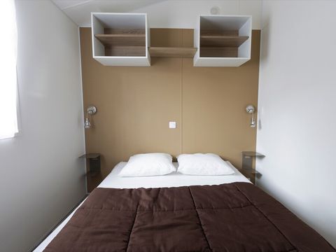 MOBILHOME 4 personnes - MALAGA 27m² - 2 chambres avec terrasse bois semi couverte.