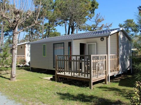 MOBILHOME 4 personnes - MALAGA 27m² - 2 chambres avec terrasse bois semi couverte.