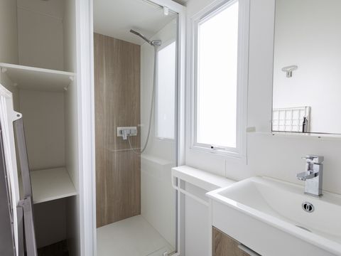 MOBILHOME 5 personnes - IBIZA 27m² - 2 chambres avec terrasse bois