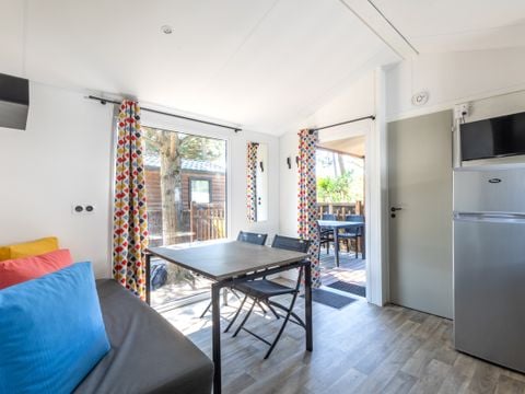 MOBILHOME 4 personnes - MALAGA BOIS 27m² - 2 chambres  - 4 pers, terrasse bois semi couverte