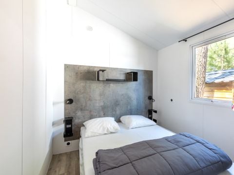 MOBILHOME 4 personnes - MALAGA BOIS 27m² - 2 chambres  - 4 pers, terrasse bois semi couverte