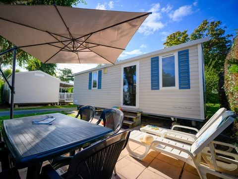 Mobilhome 4 personnes - LOISIR CONFORT 2 chambres - 25m2 - terrasse parasol 4 pers