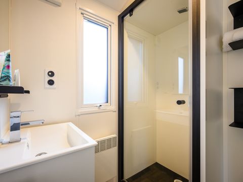 Mobilhome 8 personnes - SIGNATURE PRESTIGE 4 chambres - 40m2 - terrasse couverte 8 pers