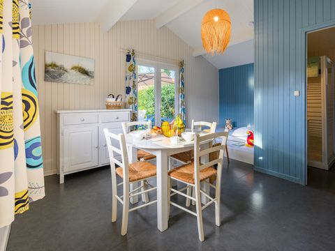 Chalet 4 personnes - D/ CHALET CONFORT 1 chambre - 25m2 - terrasse parasol 4 pers