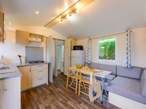 MOBILHOME 4 personnes - D/ LOISIR CONFORT 2 ch. 4 pers. - 25m2 - terrasse parasol 4 pers.