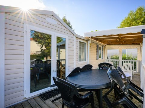Mobilhome 6 personnes - LOISIR CONFORT 3 chambres - 36m2 - terrasse couverte 6 pers