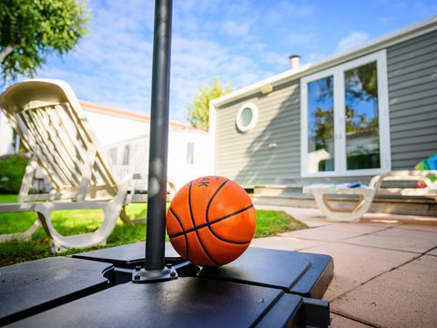 MOBILHOME 5 personnes - D/COTTAGE CONFORT 2 ch. 4/5 pers. - 30m2 - terrasse parasol