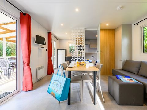 Mobilhome 4 personnes - D/ COTTAGE CONFORT 2 chambres - 30m2 - terrasse couverte 4 pers