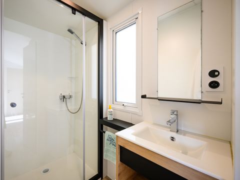 MOBILHOME 4 personnes - D/ SIGNATURE PRESTIGE 2 ch. 4 pers. - 34m2 - terrasse couverte