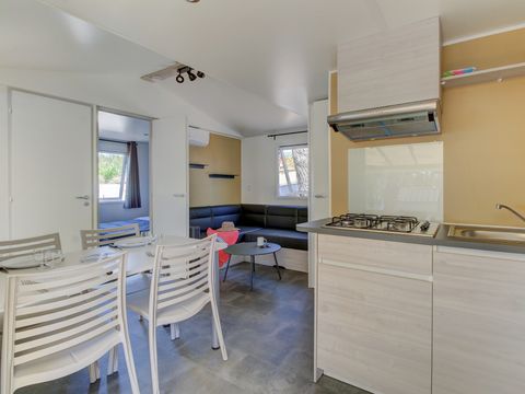 Mobilhome 6 personnes - Comfort XL | 2 Ch. | 4/6 Pers. | Terrasse surélevée | Clim.