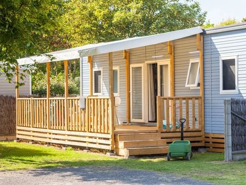 Bungalow 8 personnes - Mobil-home | Premium | 4 Ch. | 8 Pers. | Terrasse Lounge | 2 SDB | Clim. | TV