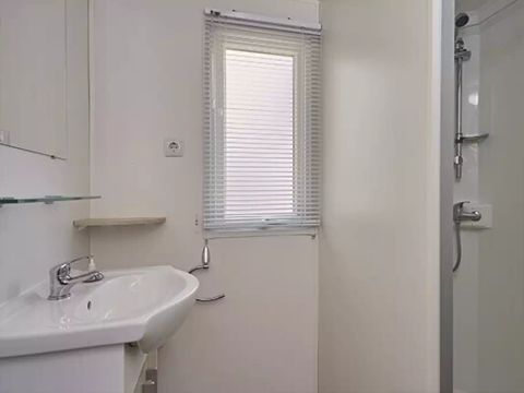 MOBILHOME 4 personnes - Mobil-home | Comfort | 2 Ch. | 4 Pers. | Terrasse surélevée | 1 SDB | Clim. | TV