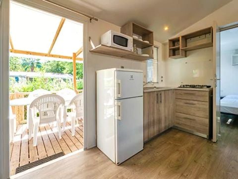 Mobilhome 6 personnes - Comfort | 3 Ch. | 6 Pers. | Terrasse surélevée | 1 SDB | TV