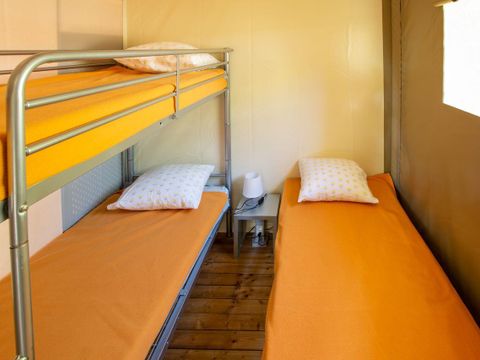 TENTE TOILE ET BOIS 5 personnes - Le Lodge Oulébo 2ch. 5 pers
