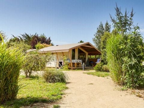 Tente en toile et en bois 4 personnes - QUARTIER PIETON