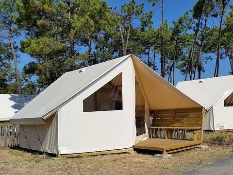 TENTE 4 personnes - Tente Lodge Junior sans sanitaire, avec point d'eau froide evier cuisine 4 pers