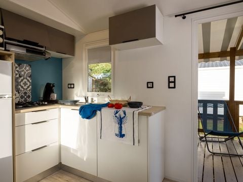 MOBILHOME 4 personnes - Mobil-home Confort 27m² - 2 chambres + Terrasse couverte + TV 4 pers