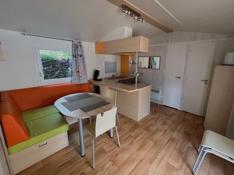 MOBILHOME 4 personnes - Mobil-home Confort 30m² - 2 chambres + Terrasse couverte + TV 4/5 pers