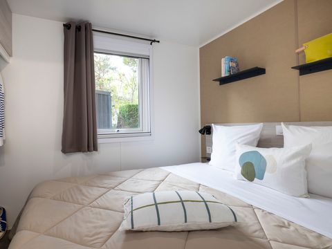 MOBILHOME 4 personnes - Homeflower Premium 35m² (3ch) + TV + LV + Terr. couverte + Draps + CLIM + Quartier semi piéton 4/6 pers