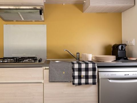 MOBILHOME 4 personnes - Homeflower Premium 35m² (3ch) + TV + LV + Terr. couverte + Draps + CLIM + Quartier semi piéton 4/6 pers