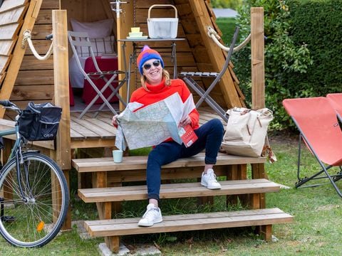 HÉBERGEMENT INSOLITE 2 personnes - Forfait Insolite :Cabadienne 8m² - 1 chambre + Frigidaire + Terrasse 1/2 pers