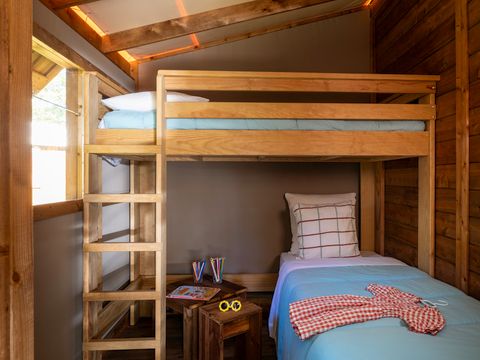 CHALET 4 personnes - CosyFlower Confort 27m² - 2 chambres + Terrasse couverte + LV + Quartier piéton. 4 pers