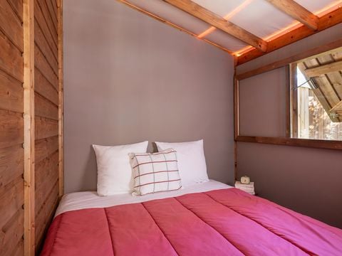 CHALET 4 personnes - CosyFlower Confort 27m² - 2 chambres + Terrasse couverte + LV + Quartier piéton. 4 pers