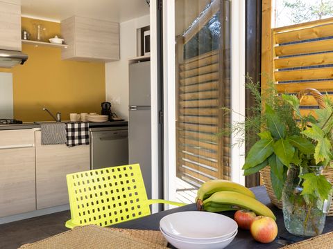 MOBILHOME 4 personnes - Homeflower Premium 29m² (2chambres) + TV + LV + Terrasse couverte + Draps inclus + Quartier piéton 4 pers