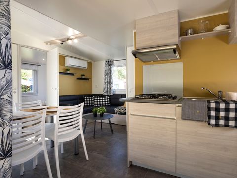 MOBILHOME 4 personnes - Homeflower Premium 29m² (2chambres) + TV + LV + Terrasse couverte + Draps inclus + Quartier piéton 4 pers