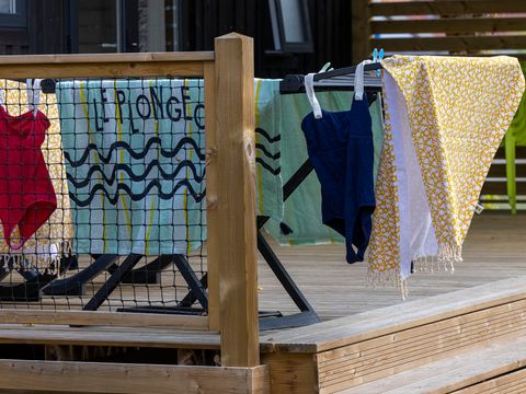 MOBILHOME 4 personnes - Homeflower Premium 29m² (2chambres) + TV + LV + Terrasse couverte + Draps inclus + Quartier piéton 4 pers