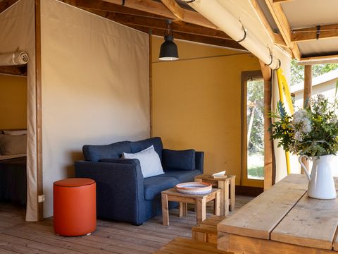 Tente en toile et en bois 4 personnes - Cabane Cotton Confort 32m² - 2chambres + Terrasse couverte + Quartier piéton 4 pers