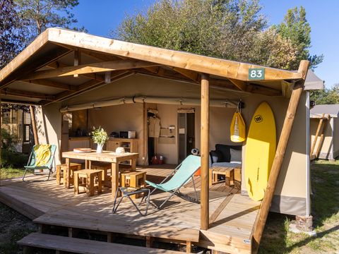 Tente en toile et en bois 4 personnes - Cabane Cotton Confort 32m² - 2chambres + Terrasse couverte + Quartier piéton 4 pers