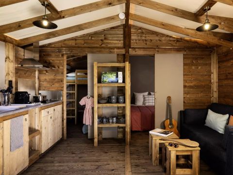 HÉBERGEMENT INSOLITE 5 personnes - Cabane sur Pilotis 3 Pièces 4/5 Personnes