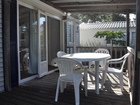 Mobilhome 1/4 personnes - Classique - 2 chambres - Avec terrasse