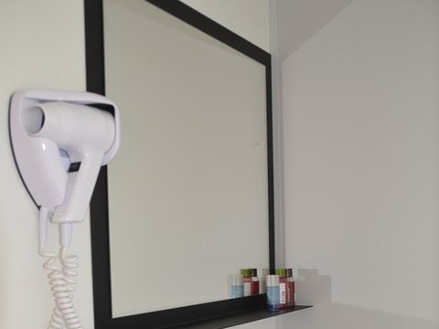 MOBILHOME 6 personnes - COTTAGE TRIO PREMIUM- TV-LAVE VAISSELLE 1/6 pers