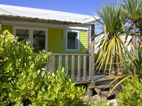 MOBILHOME 2 personnes - Cottage CAHITA - 18 m² - terrasse bois semi-couverte - 1 chambre 1/2 pers