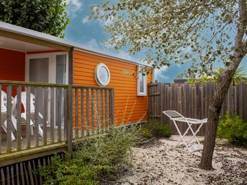 Mobilhome 4 personnes - GOYAVE -25 m² - 2 chambres- terrasse intégrée
