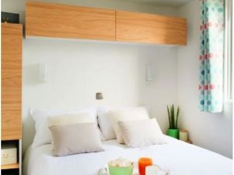 Mobilhome 4 personnes - GOYAVE -25 m² - 2 chambres- terrasse intégrée