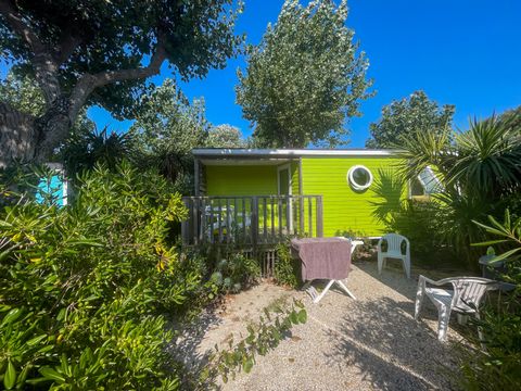 Mobilhome 4 personnes - GOYAVE -25 m² - 2 chambres- terrasse intégrée