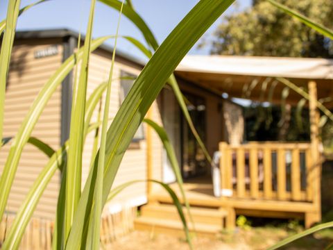 MOBILHOME 4 personnes - Cottage TERRE ET MER - 30m² - terrasse bois semi-couverte - 2 chambres - 4 pers