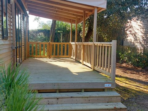 Mobilhome 4 personnes - TERRE ET MER -2 chambres - 30 m² - terrasse semi-couverte de 15 m²