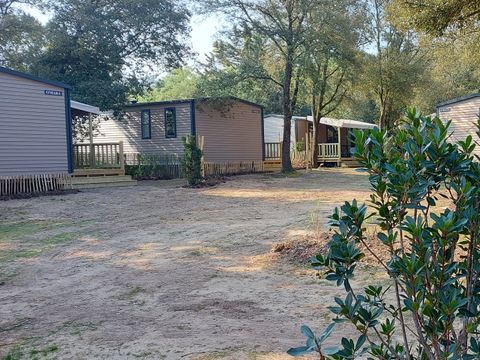 Mobilhome 4 personnes - TERRE ET MER -2 chambres - 30 m² - terrasse semi-couverte de 15 m²