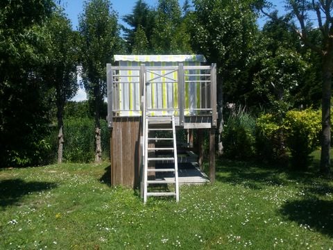 HÉBERGEMENT INSOLITE 3 personnes - CAMPÉTOILE sans sanitaires