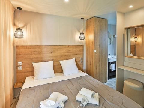 MOBILHOME 4 personnes - Mobil-home | Premium Exclusive | 2 Ch. | 4 Pers. | Terrasse surélevée | 2 SDB