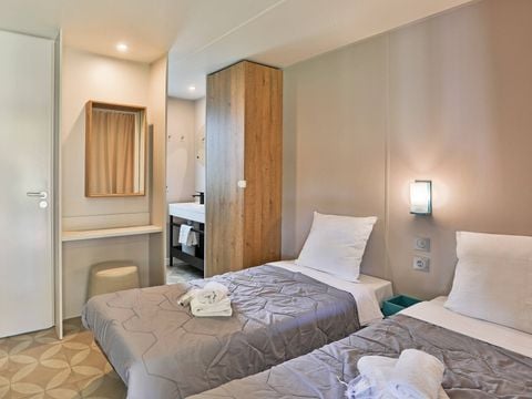 MOBILHOME 4 personnes - Mobil-home | Premium Exclusive | 2 Ch. | 4 Pers. | Terrasse surélevée | 2 SDB