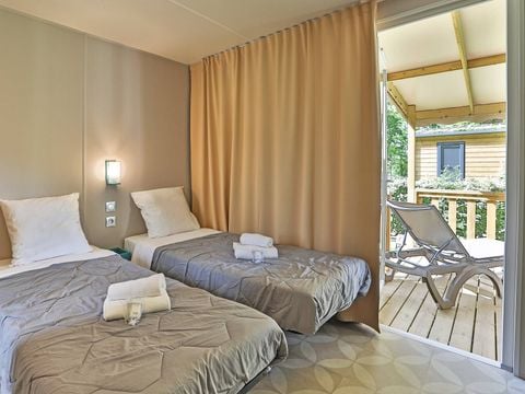 MOBILHOME 4 personnes - Mobil-home | Premium Exclusive | 2 Ch. | 4 Pers. | Terrasse surélevée | 2 SDB