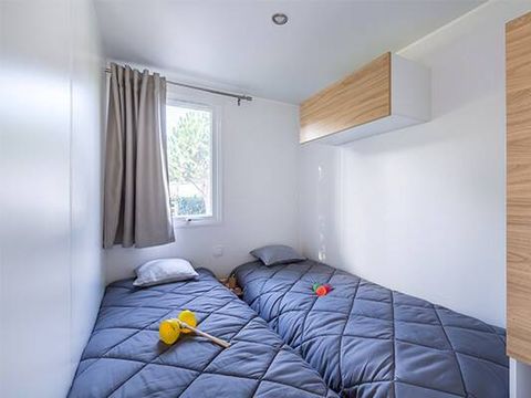 MOBILHOME 8 personnes - Mobil-home | Ultimate | 4 Ch. | 8 Pers. | Terrasse surélevée | 2 SDB | Clim. | TV