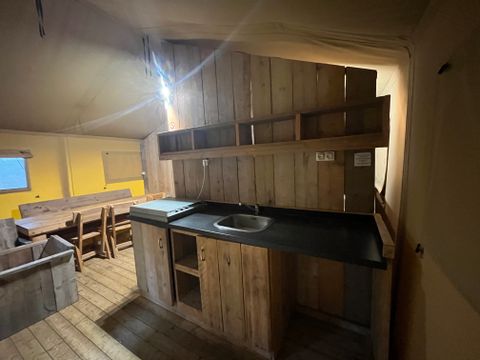 Tente en toile et en bois 5 personnes - tente lodge avec sanitaire SAINT JEAN